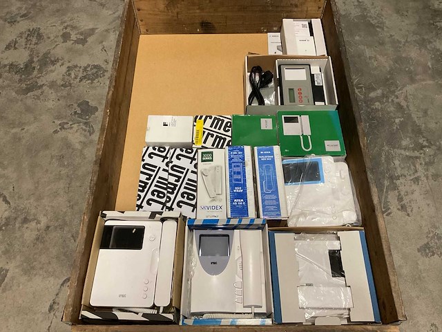 Partij deur intcoms en toebehoren - afbeelding 1 van  4