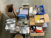 Partij deurbeslag & divers - afbeelding 3 van  9