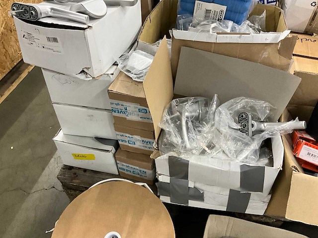 Partij deurbeslag & divers - afbeelding 4 van  9