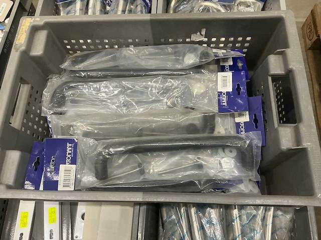 Partij deurbeslag en deur grepen - afbeelding 2 van  5