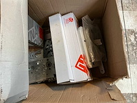 Partij deurbeslag en elektra - afbeelding 4 van  9