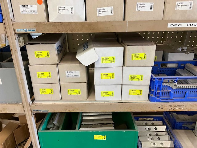 Partij deurbeslag en rubberen profiel - afbeelding 1 van  22