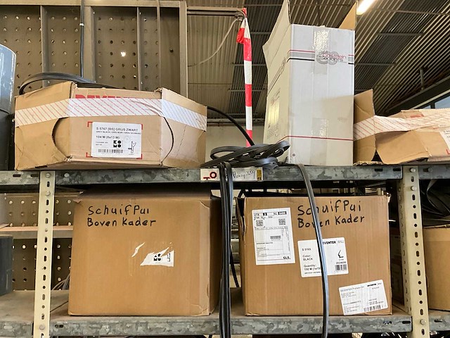 Partij deurbeslag en rubberen profiel - afbeelding 11 van  22