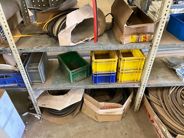 Partij deurbeslag en rubberen profiel - afbeelding 13 van  22