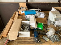 Partij deurbeslag en rubberen profiel - afbeelding 20 van  22