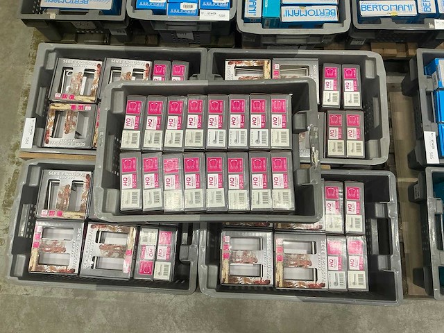 Partij deurbeslag hq klink thys 36 (5 kratten) - afbeelding 1 van  4