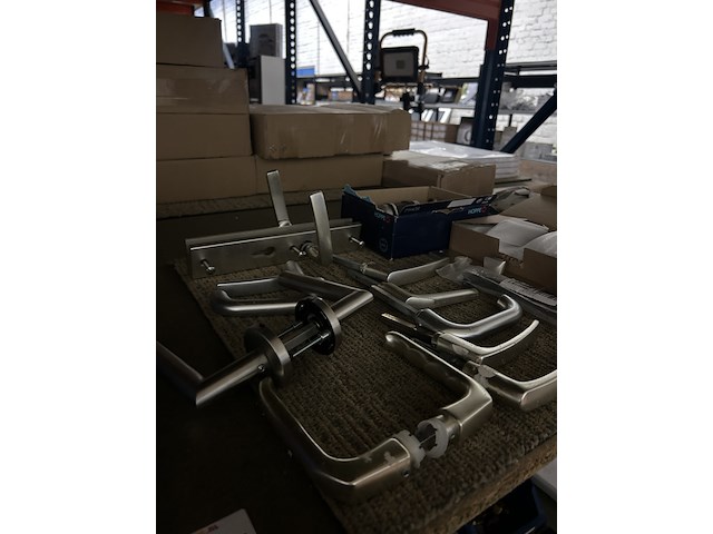 Partij deurbeslag w.o. hoppe - afbeelding 3 van  4