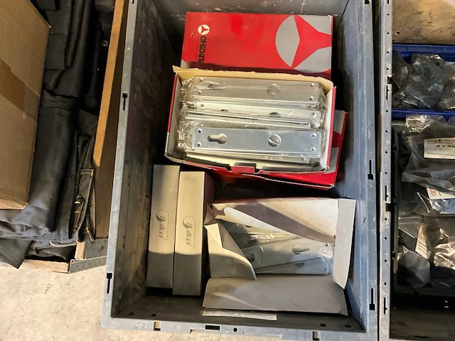 Partij deurbeslag - afbeelding 2 van  7