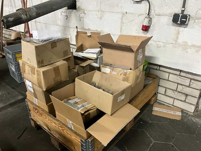 Partij deurbeslag - afbeelding 1 van  9