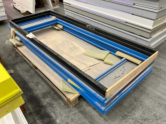 Partij deurkozijnen - afbeelding 6 van  8