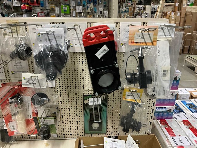 Partij deursloten, tankafsluiters en afvalschuif - afbeelding 10 van  15