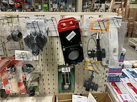 Partij deursloten, tankafsluiters en afvalschuif - afbeelding 10 van  15