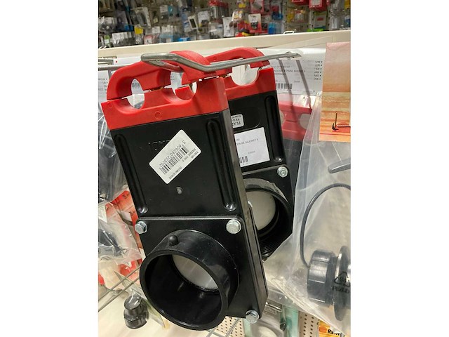 Partij deursloten, tankafsluiters en afvalschuif - afbeelding 14 van  15