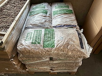 Partij dhs beukenhout snippers no.10 grof ca. 15kg. 60l (12x) - afbeelding 1 van  3