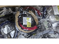 Partij diademen en vlechten - diverse modellen en kleuren - afbeelding 1 van  4