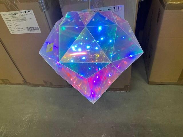 Partij diamond d30/h33cm iridescent led (18x) - afbeelding 1 van  4