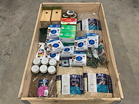 Partij dierenbenodigdheden - afbeelding 1 van  13