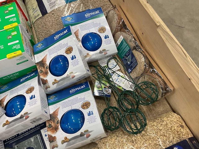 Partij dierenbenodigdheden - afbeelding 12 van  13