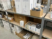 Partij dispensers en hygiëne producten