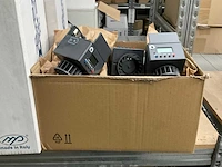 Partij dispensers en hygiëne producten - afbeelding 10 van  13