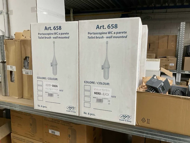 Partij dispensers en hygiëne producten - afbeelding 11 van  13