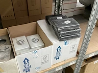 Partij dispensers en hygiëne producten - afbeelding 6 van  13