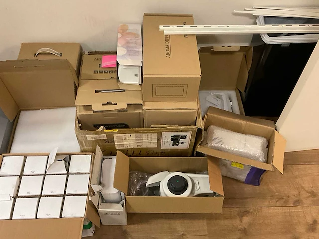 Partij dispensers en schoonmaak artikelen - afbeelding 5 van  10