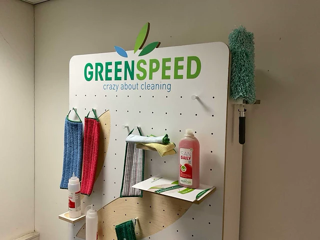 Partij dispensers en schoonmaak artikelen - afbeelding 9 van  10