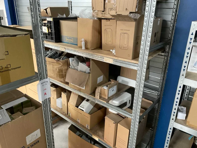 Partij dispensers en toebehoren - afbeelding 1 van  12