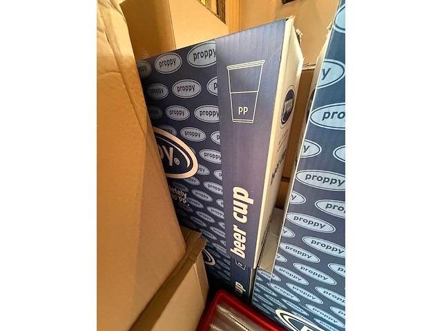 Partij disposables en 12-delige kunststof bekerhouders - afbeelding 4 van  5