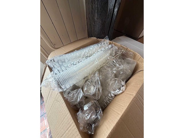 Partij disposables en 12-delige kunststof bekerhouders - afbeelding 5 van  5