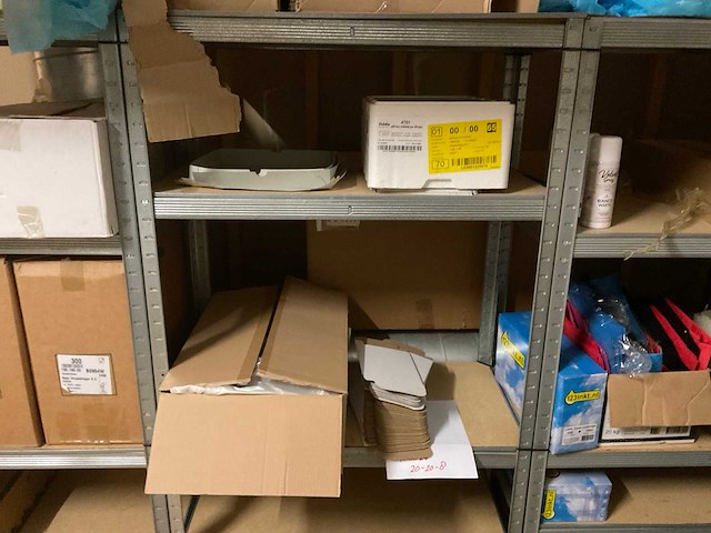 Partij disposables - afbeelding 13 van  15