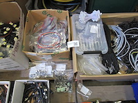 Partij div fijne electronica - afbeelding 1 van  4