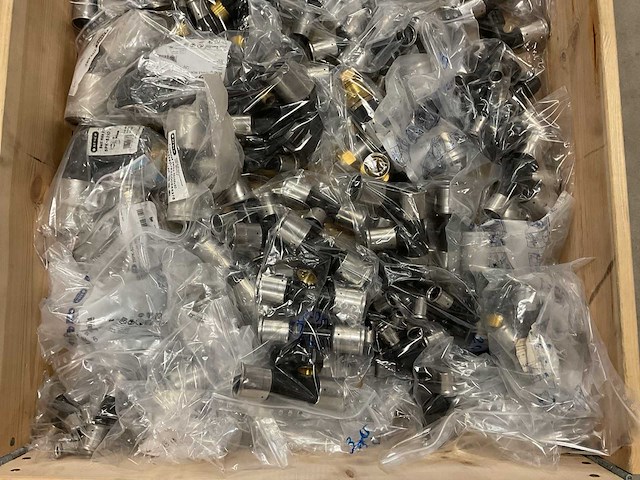 Partij div. persfittingen - afbeelding 2 van  3