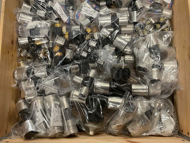 Partij div. persfittingen - afbeelding 2 van  3