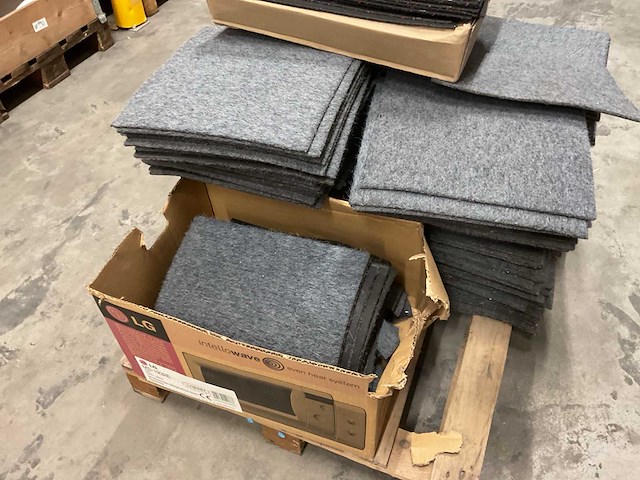 Partij div. tapijttegels - afbeelding 2 van  4