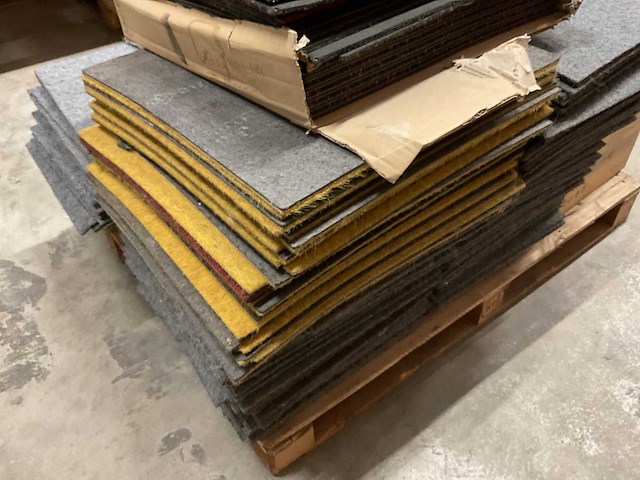 Partij div. tapijttegels - afbeelding 4 van  4