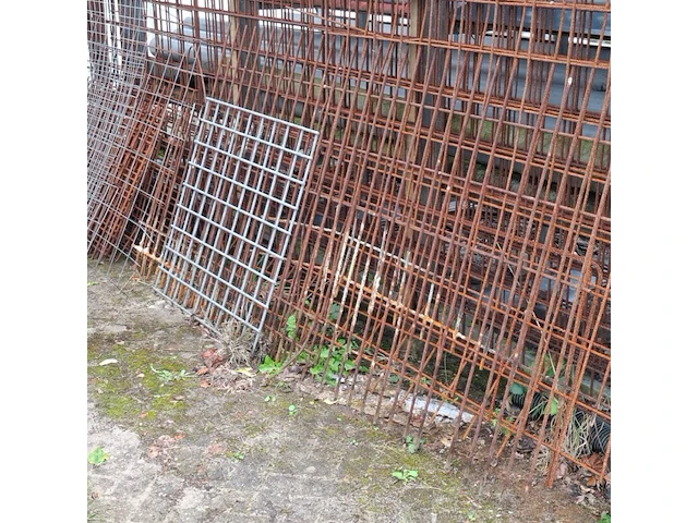 Partij divers betonbewapeningsmaterieel - afbeelding 2 van  9