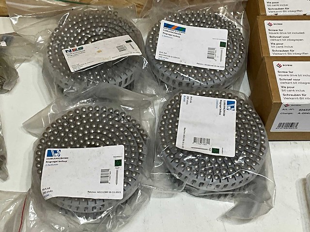 Partij divers bevestigingsmateriaal (64x) - afbeelding 5 van  20