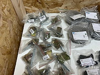 Partij divers bevestigingsmateriaal (64x) - afbeelding 15 van  20