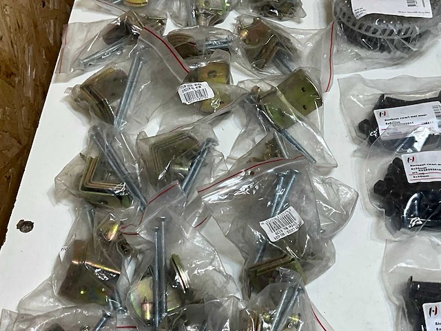 Partij divers bevestigingsmateriaal (64x) - afbeelding 16 van  20