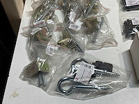 Partij divers bevestigingsmateriaal (64x) - afbeelding 17 van  20