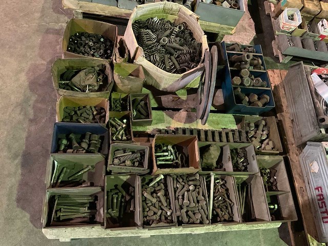 Partij divers bevestigingsmateriaal - afbeelding 2 van  7