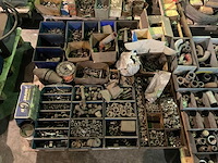 Partij divers bevestigingsmateriaal - afbeelding 1 van  4