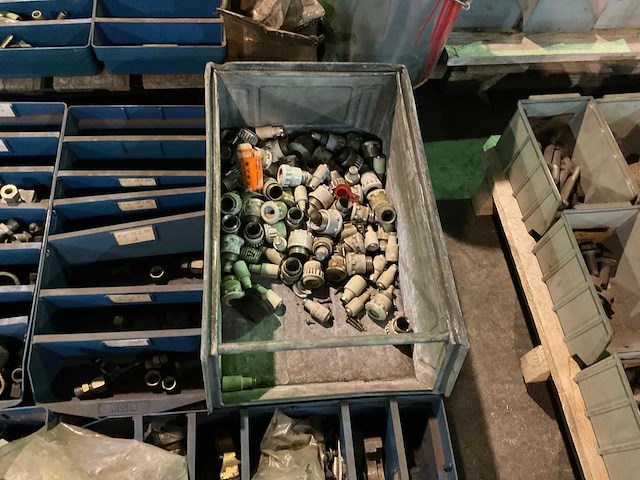 Partij divers bevestigingsmateriaal - afbeelding 3 van  5