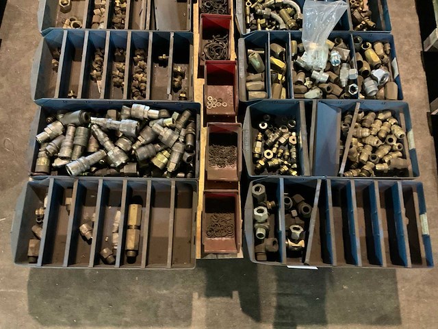 Partij divers bevestigingsmateriaal - afbeelding 2 van  4