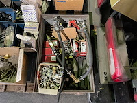 Partij divers bevestigingsmateriaal - afbeelding 2 van  5