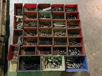 Partij divers bevestigingsmateriaal - afbeelding 1 van  4