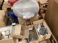 Partij divers bevestigingsmateriaal - afbeelding 9 van  19