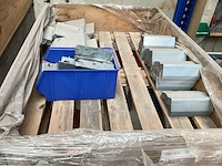 Partij divers bevestigingsmateriaal - afbeelding 14 van  22